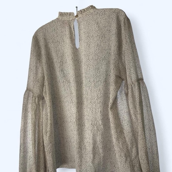 Vince Camuto Elegant White and Black Polkadot Long Sleeve Women's Top XS - Picture 4 of 4